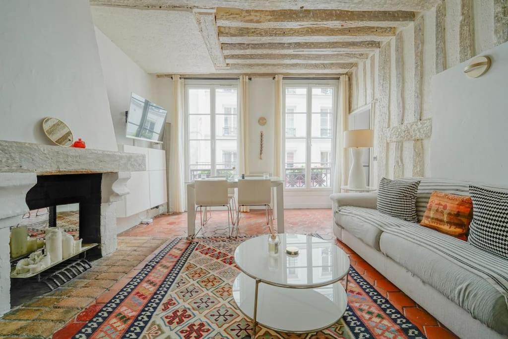2 Bedroom With The Location Of In 2nd Arr Apartment *