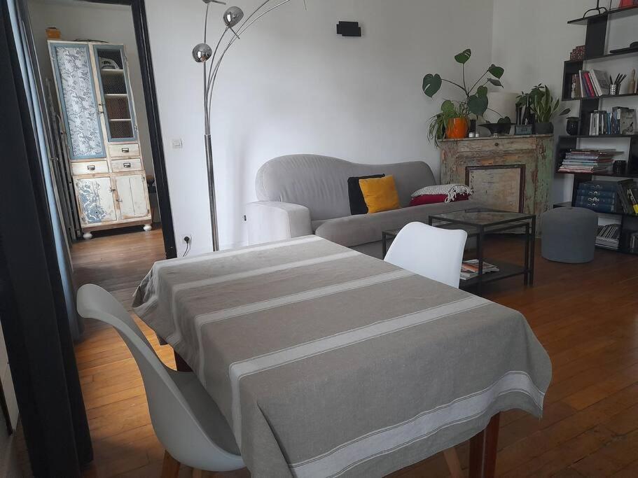 Cozy In Apartment *