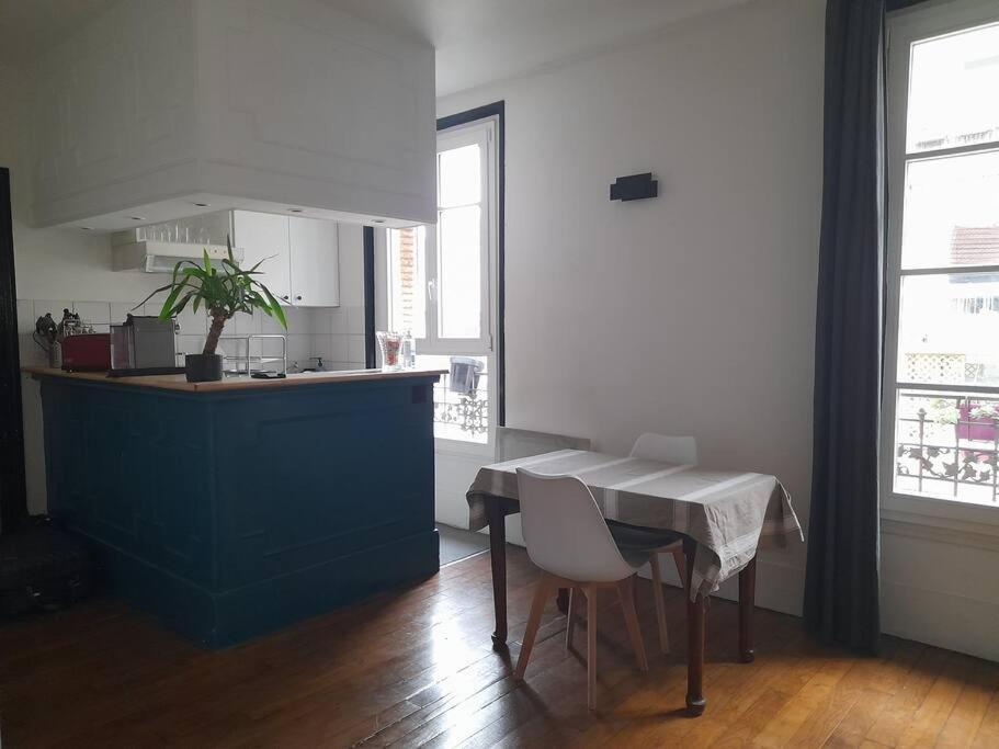 Cozy In Apartment Paris