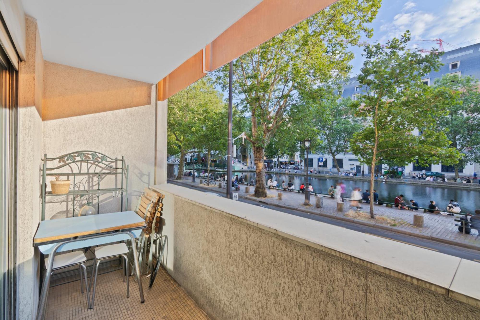 Republique Jemmapes Free Netflix Appartement Paris