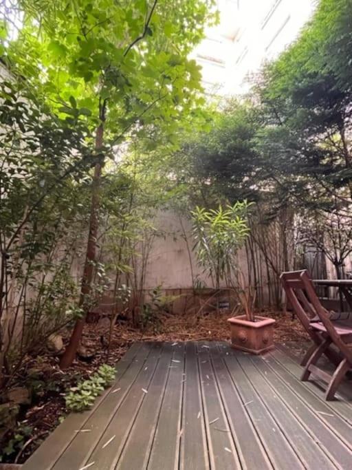 Séjour chez l'habitant Grande Privee Sur Jardin Arbore *