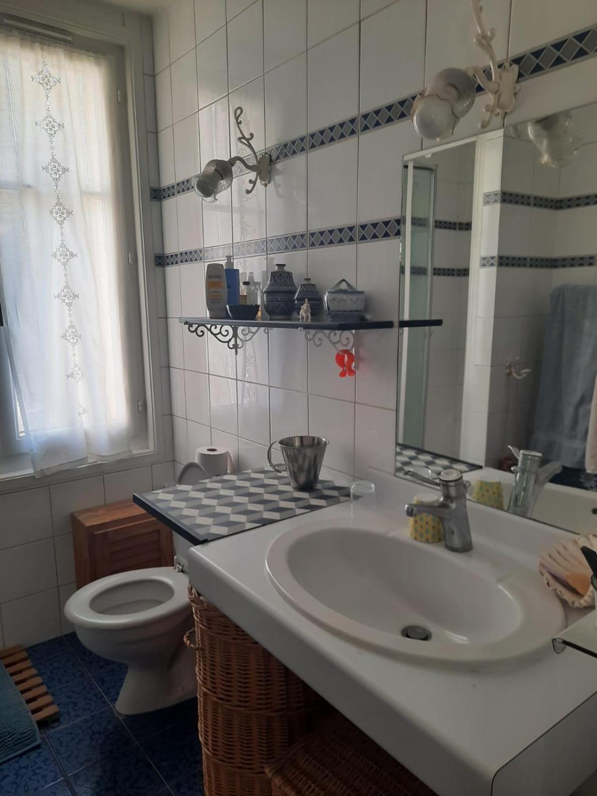 D'hotes Calmes Sur Jardin Batignolles Guest house *