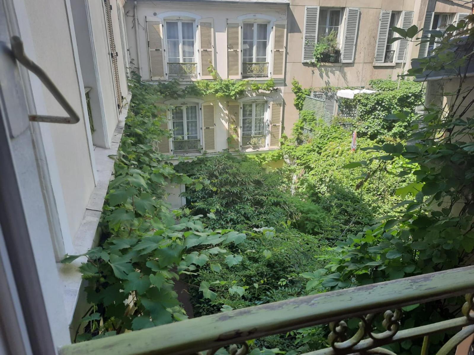 Guest house D'hotes Calmes Sur Jardin Batignolles Paris