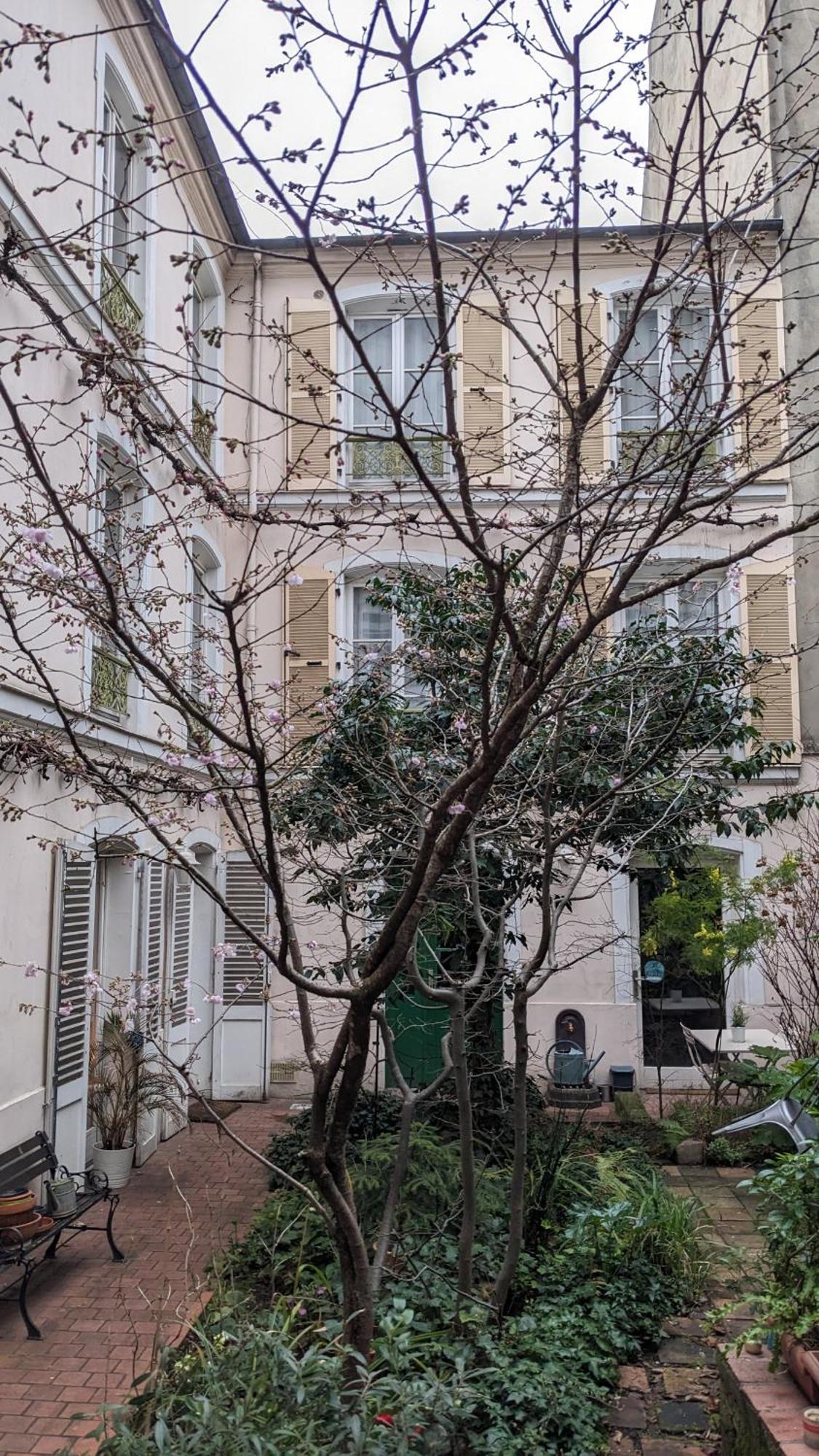 D'hotes Calmes Sur Jardin Batignolles Guest house