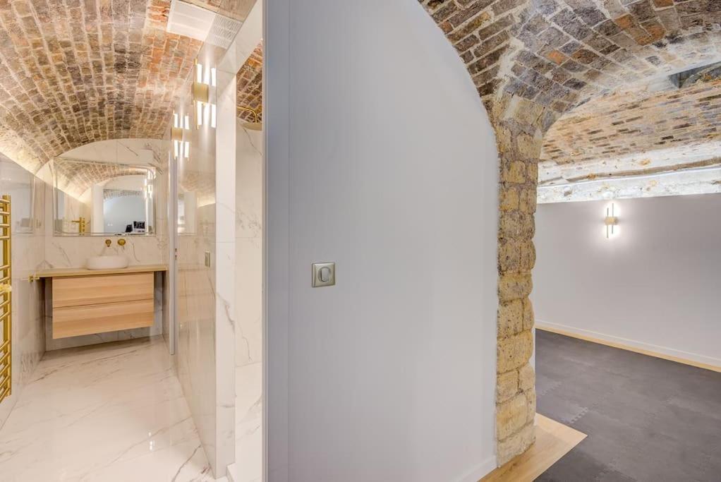 Peaceful Getaway Near Marais - With Ac Apartment Paris