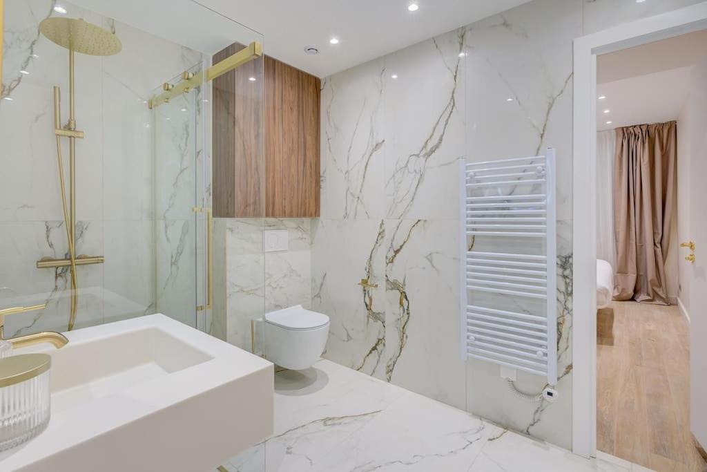 Apartment Peaceful Getaway Near Marais - With Ac
