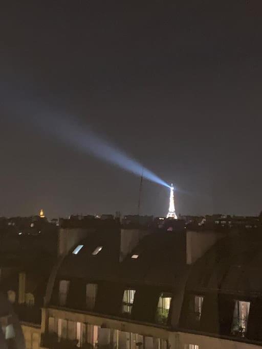 Amazing Eiffel Views Cool Area Apartment