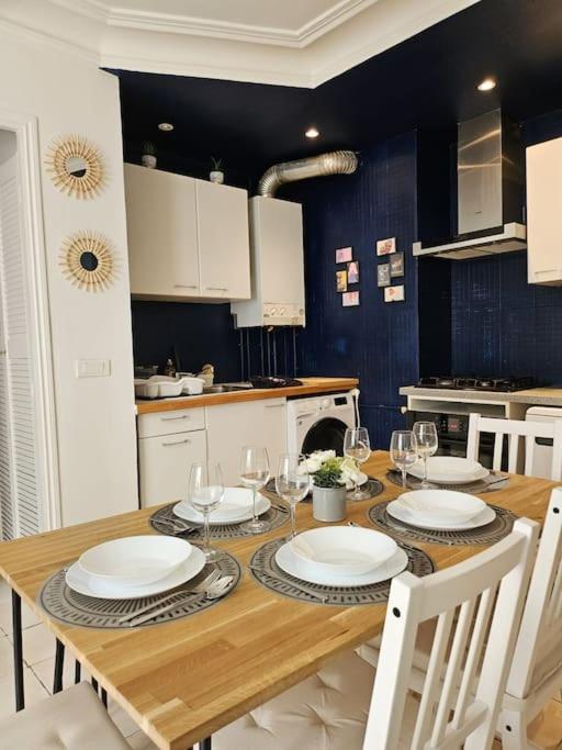 5 Personnes People Max Appartement Paris