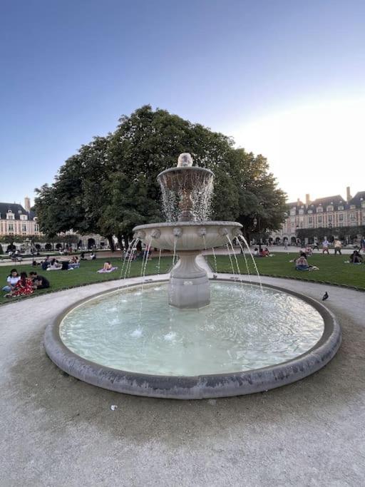 Apartment Place Des Vosges, 2 6 P *