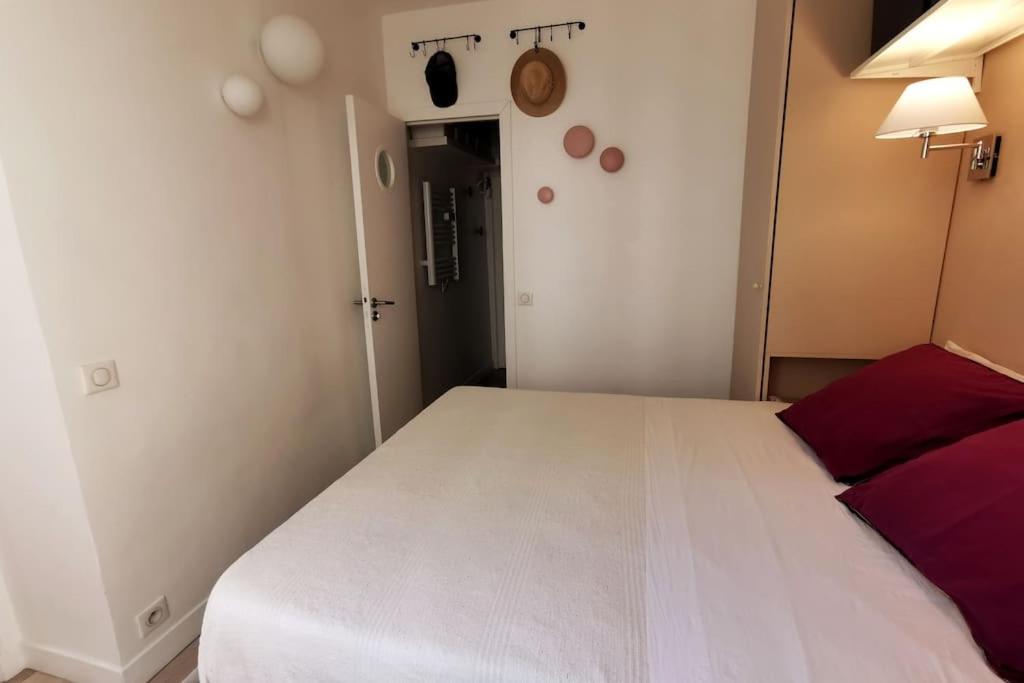 Apartment Place Des Vosges, 2 6 P *