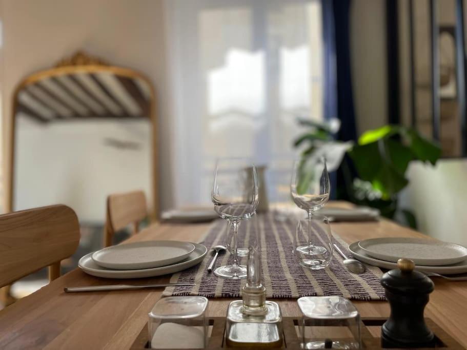 Apartment Place Des Vosges, 2 6 P Paris
