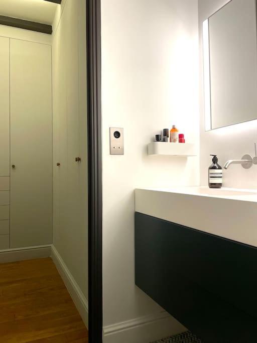 Golden Braque: Luxury Meet History Apartment