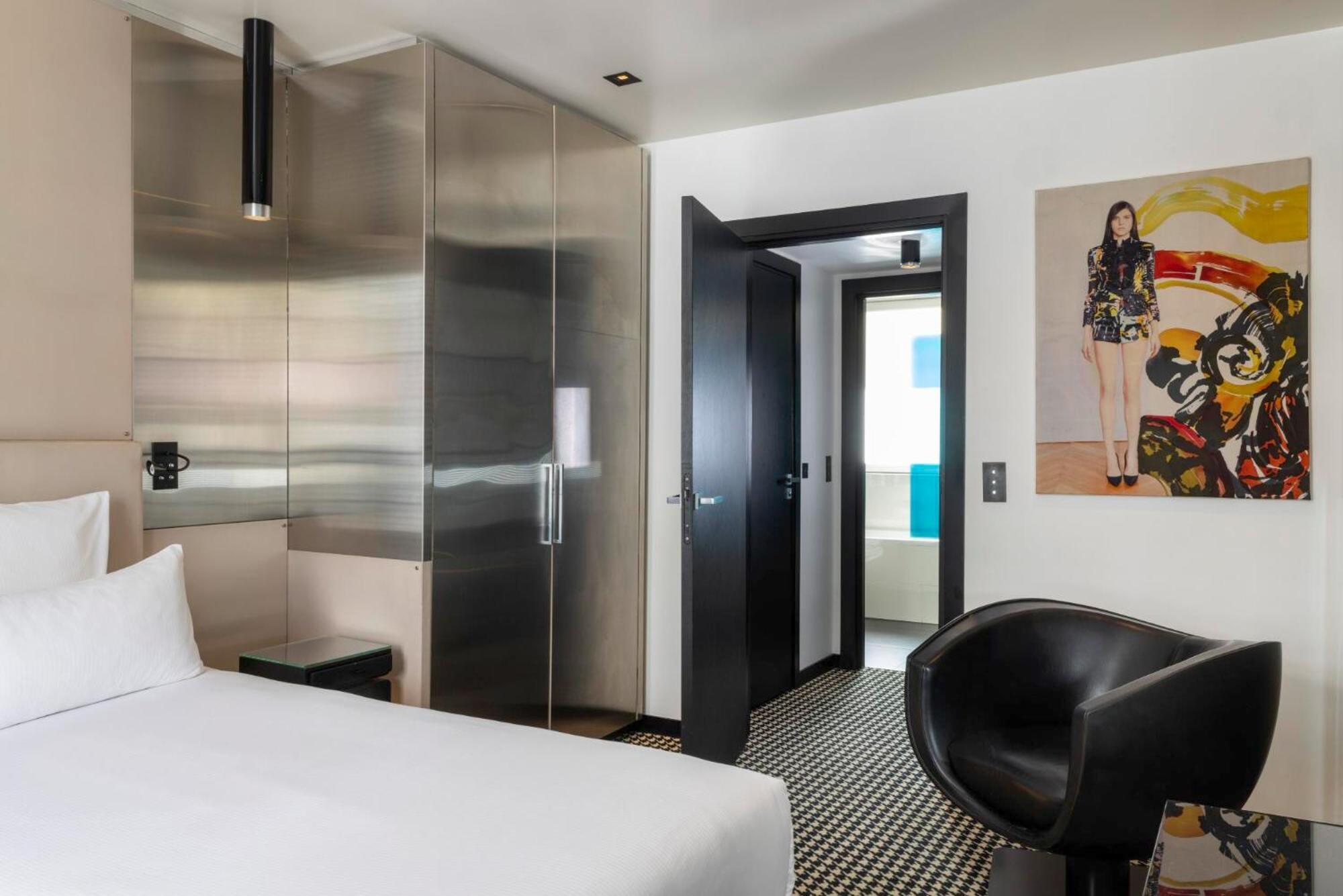 Felicien & 4* Paris