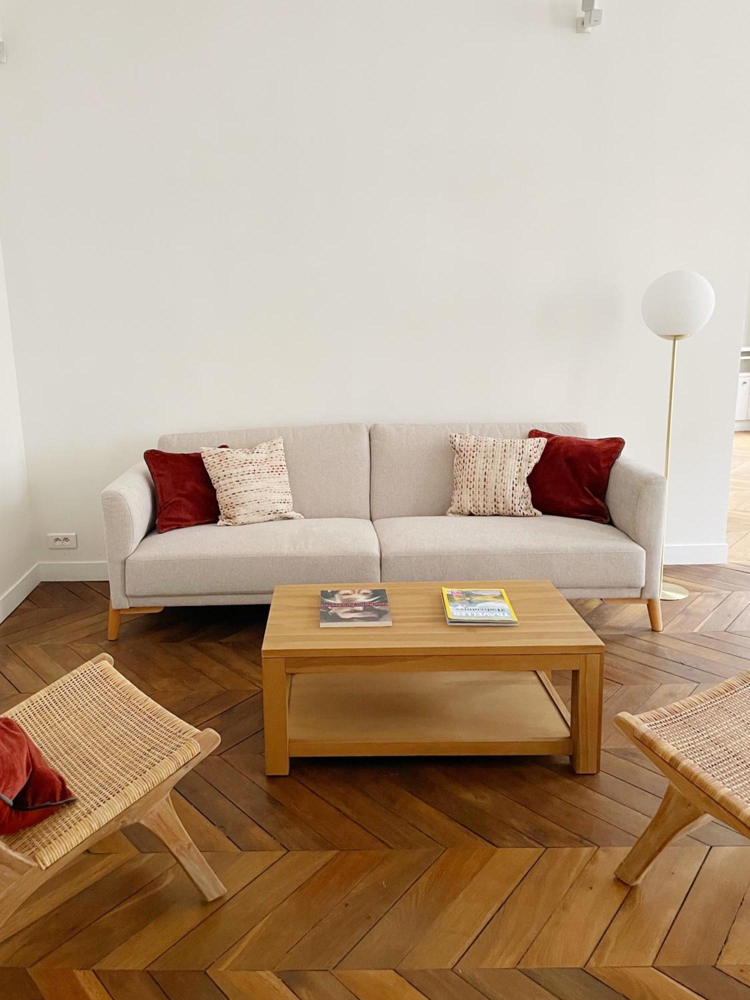 Apartment Spacious 3br Flat / Madeleine