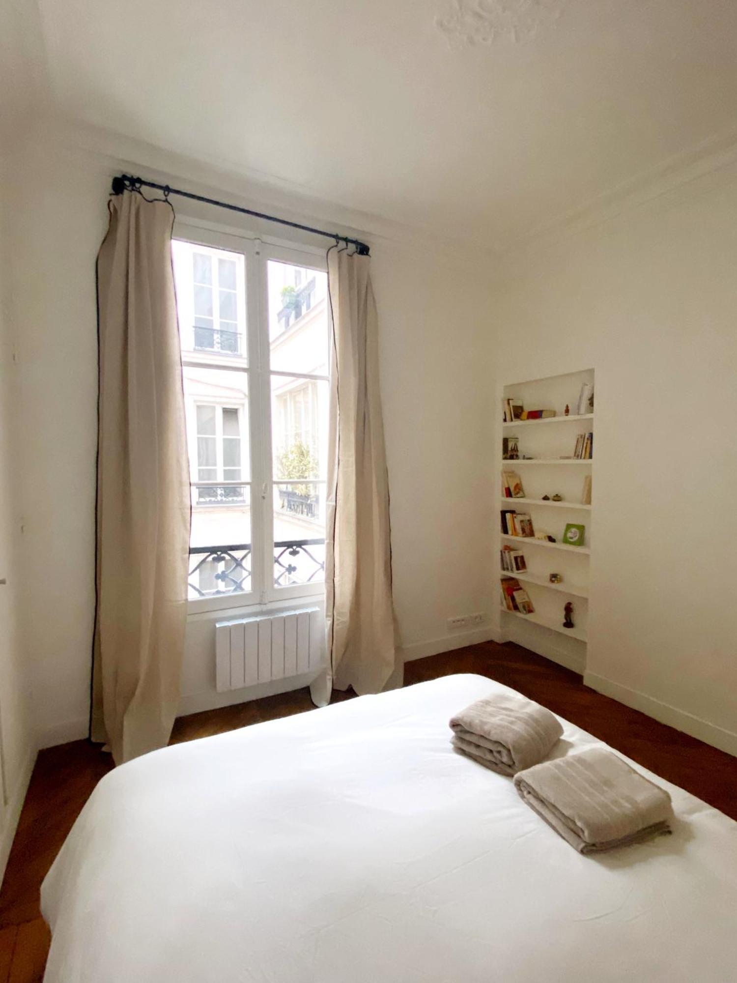 Apartment Spacious 3br Flat / Madeleine *