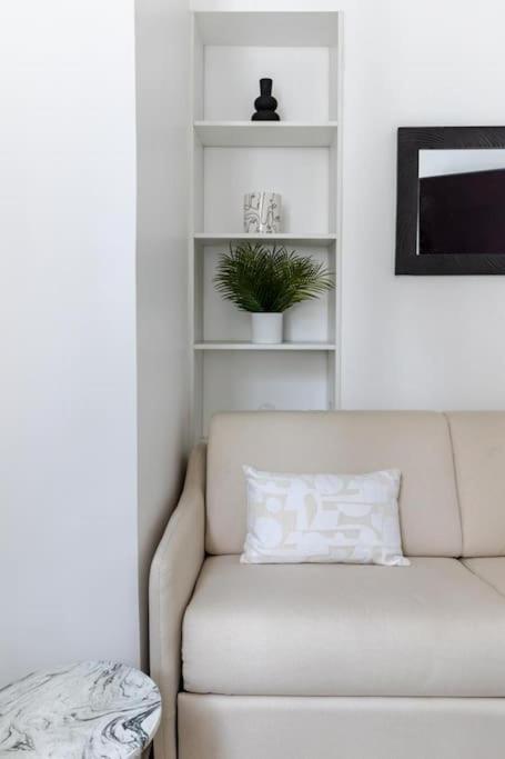 Montbrunalesia Ii Cosy 2p Appartement *