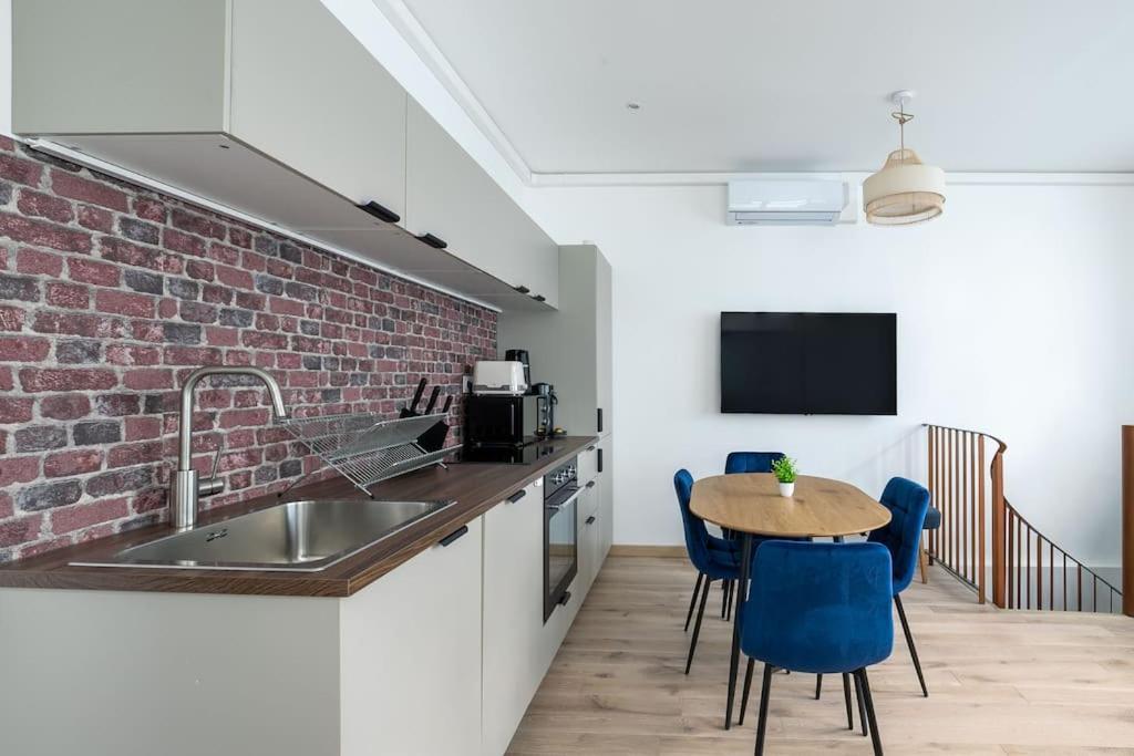 Apartment New 2 Br- 2 Bedroom In 15 Eiffel Clim *