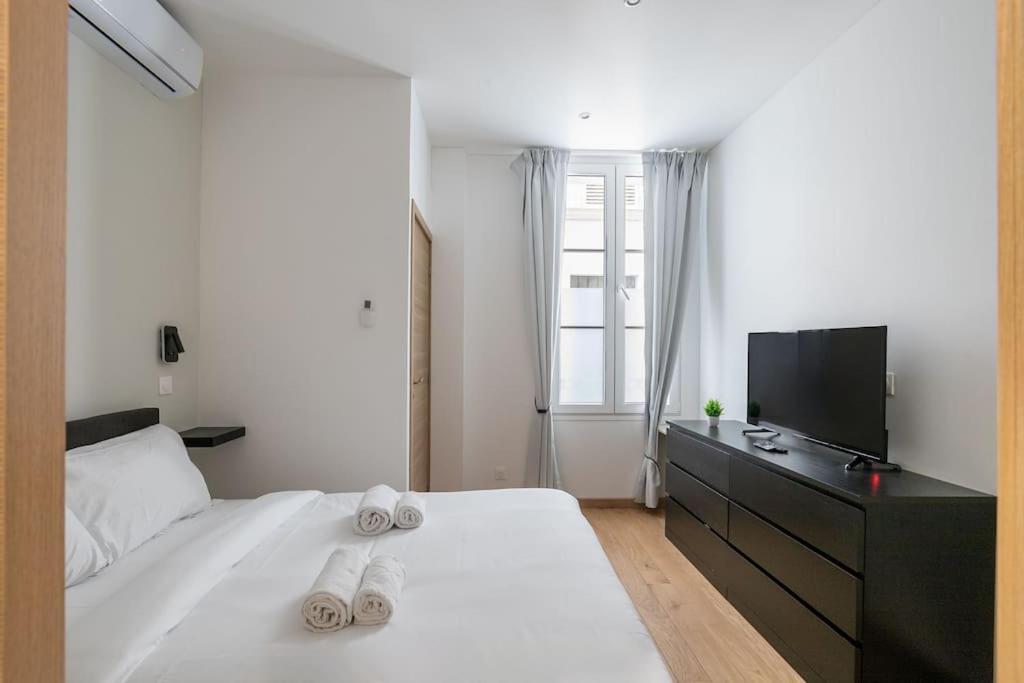 New 2 Br- 2 Bedroom In 15 Eiffel Clim *