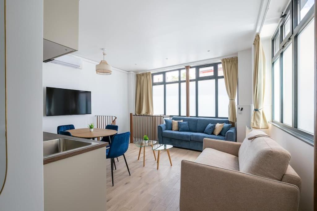 Apartment New 2 Br- 2 Bedroom In 15 Eiffel Clim