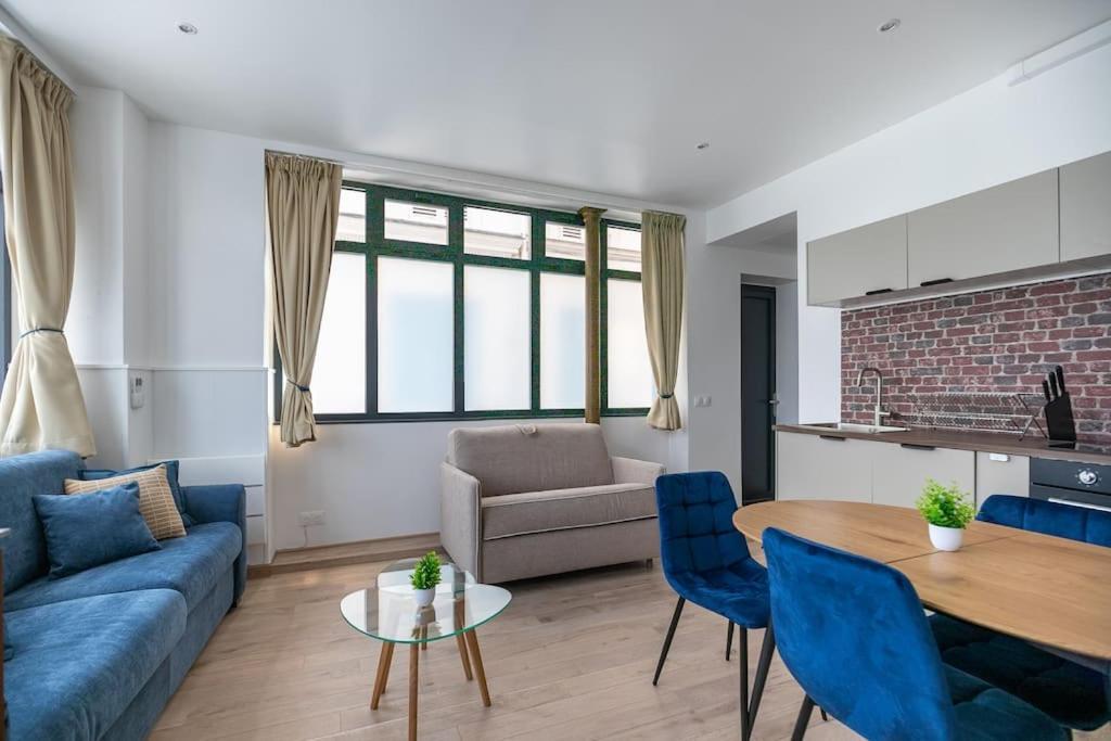 New 2 Br- 2 Bedroom In 15 Eiffel Clim Apartment