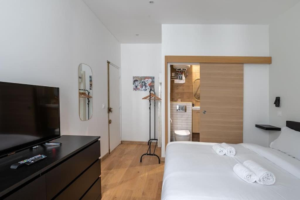 Apartment New 2 Br- 2 Bedroom In 15 Eiffel Clim *