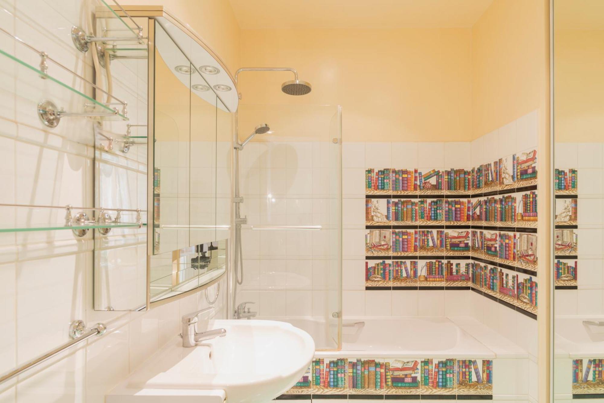 Prestigious Triangle D'or 2br Champs-elysee - Montaigne