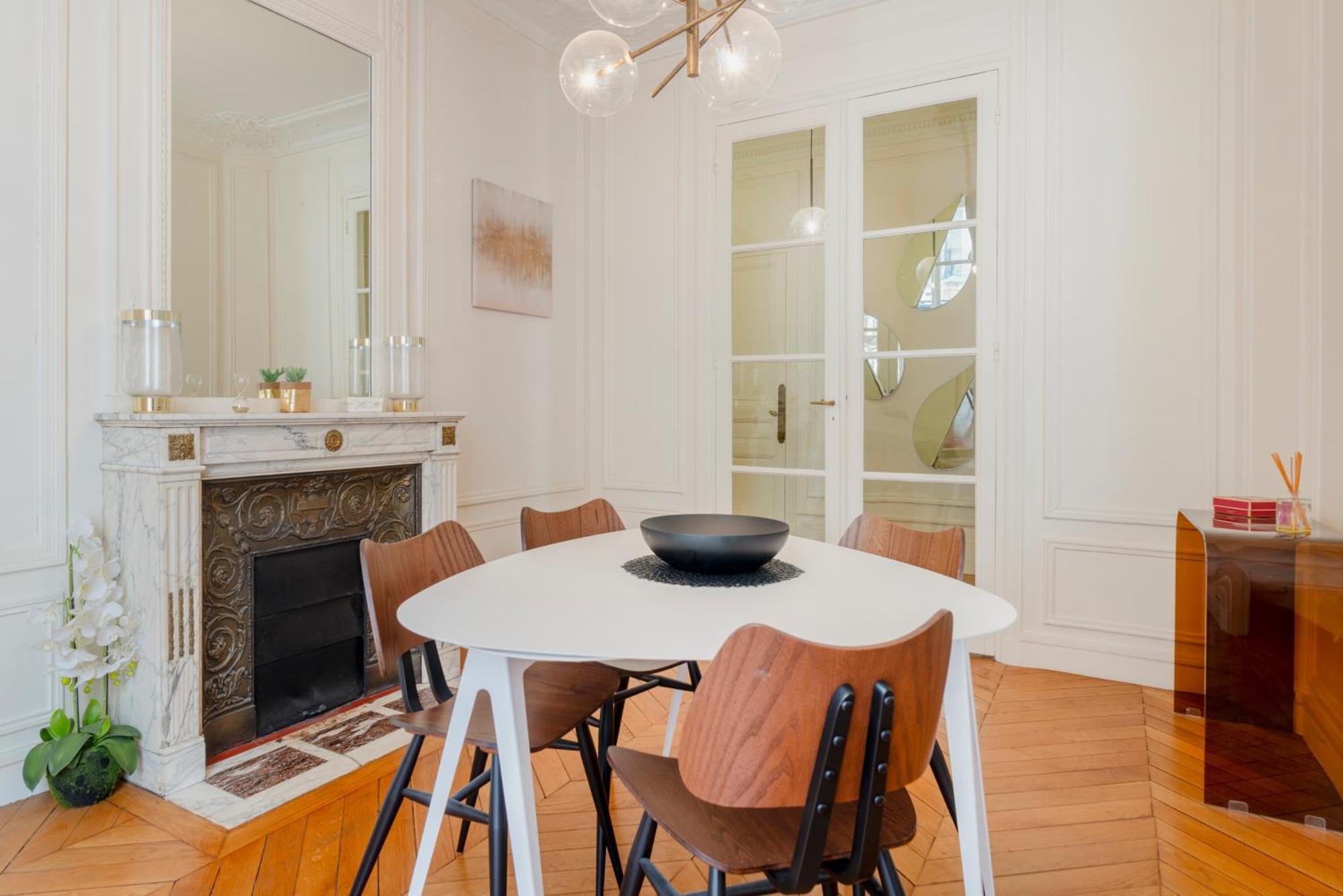 Apartment Prestigious Triangle D'or 2br Champs-elysee - Montaigne
