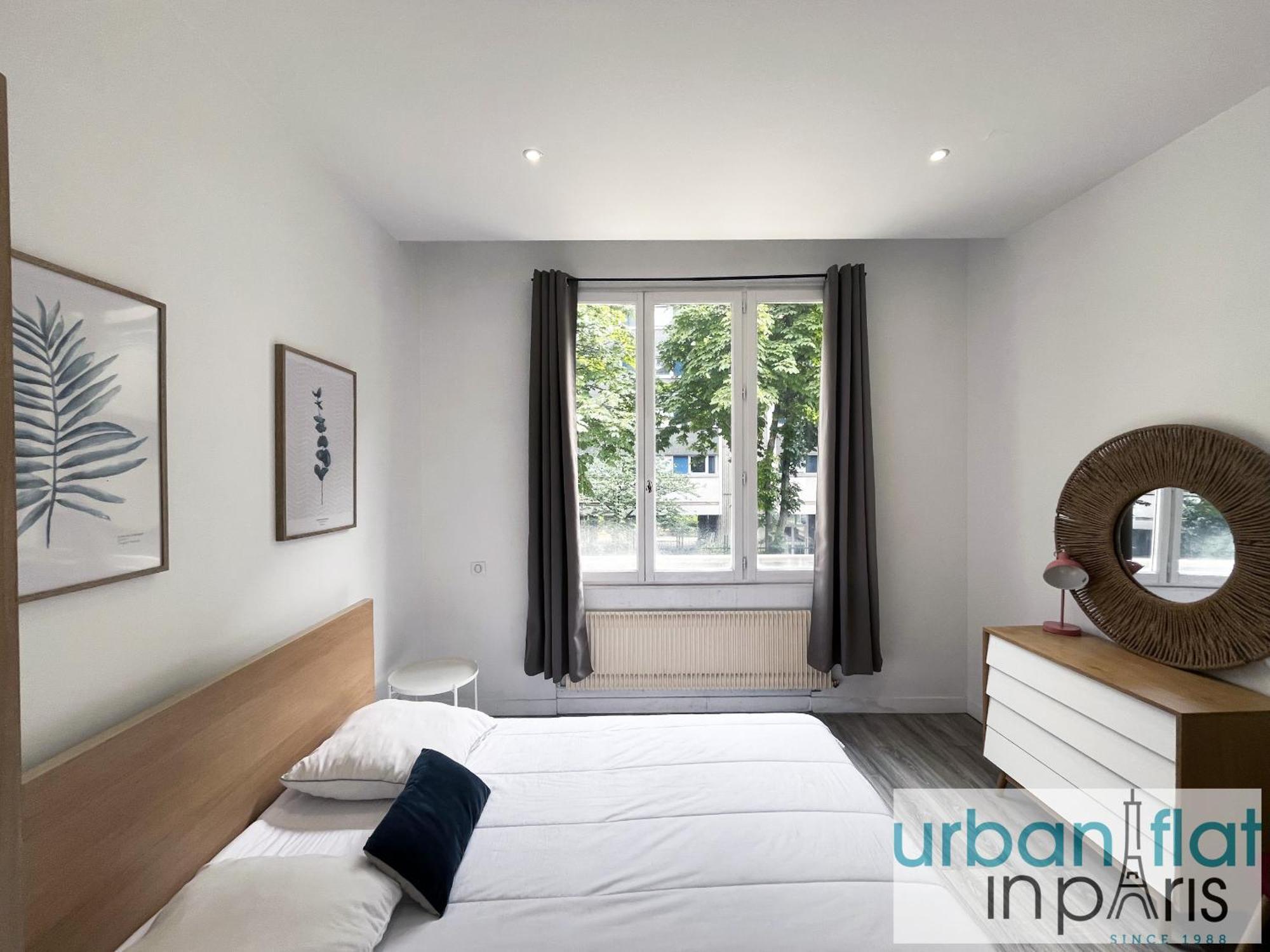 Urban Flat 186 - Spacious 3 Bedroom Flat In Apartment *