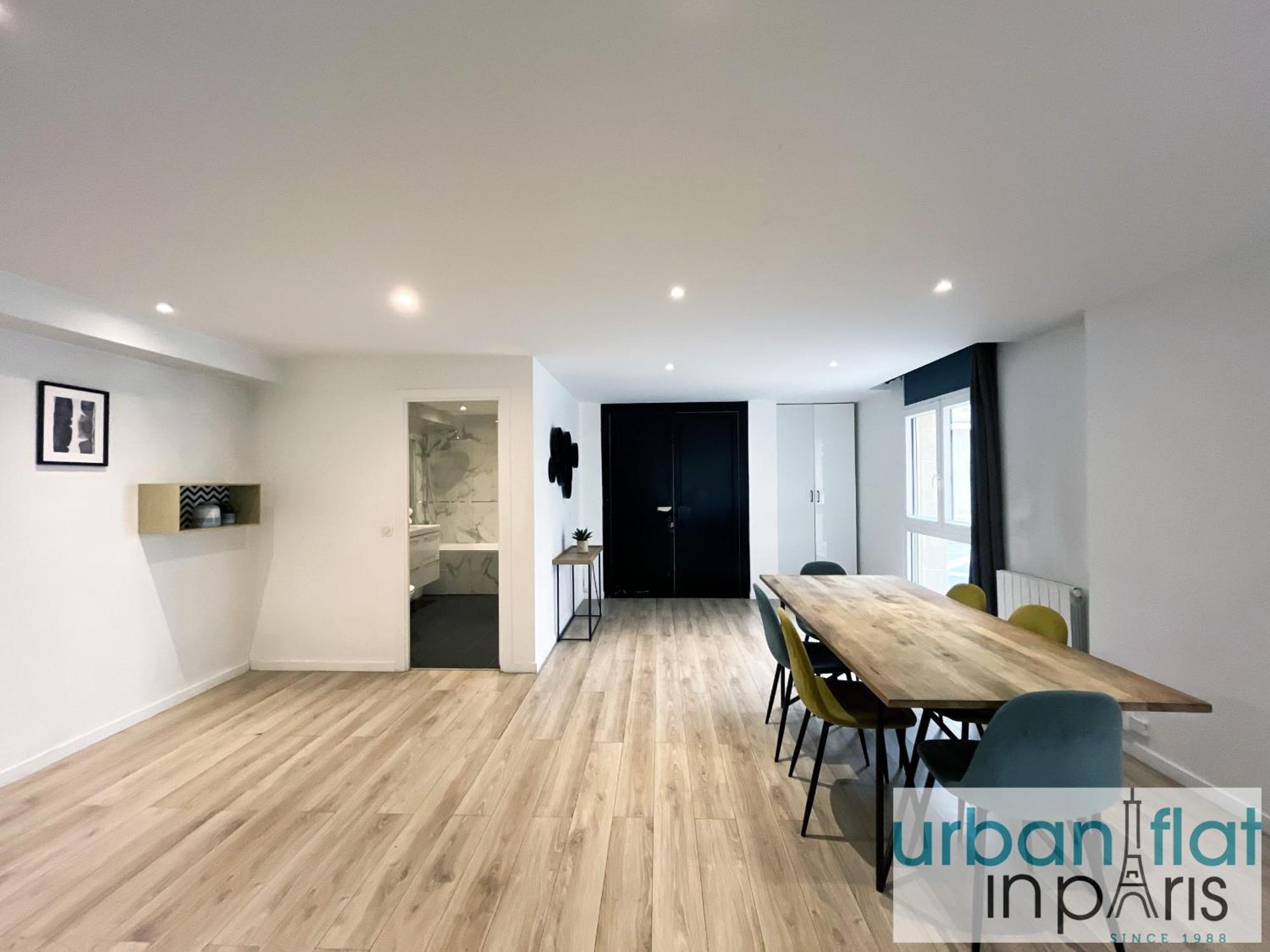 Urban Flat 182 - Spacious 4 Bedroom Flat In *