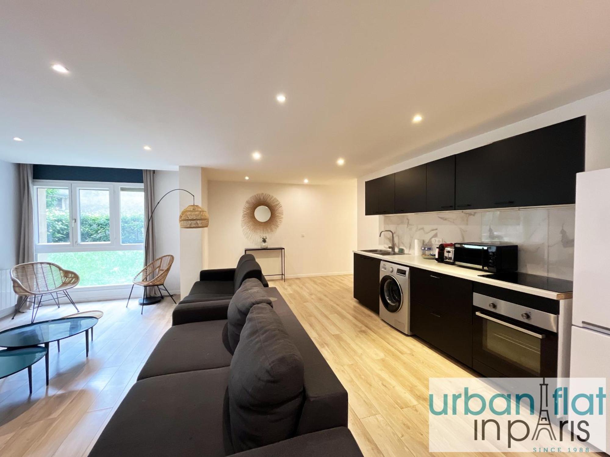 Urban Flat 182 - Spacious 4 Bedroom Flat In Paris