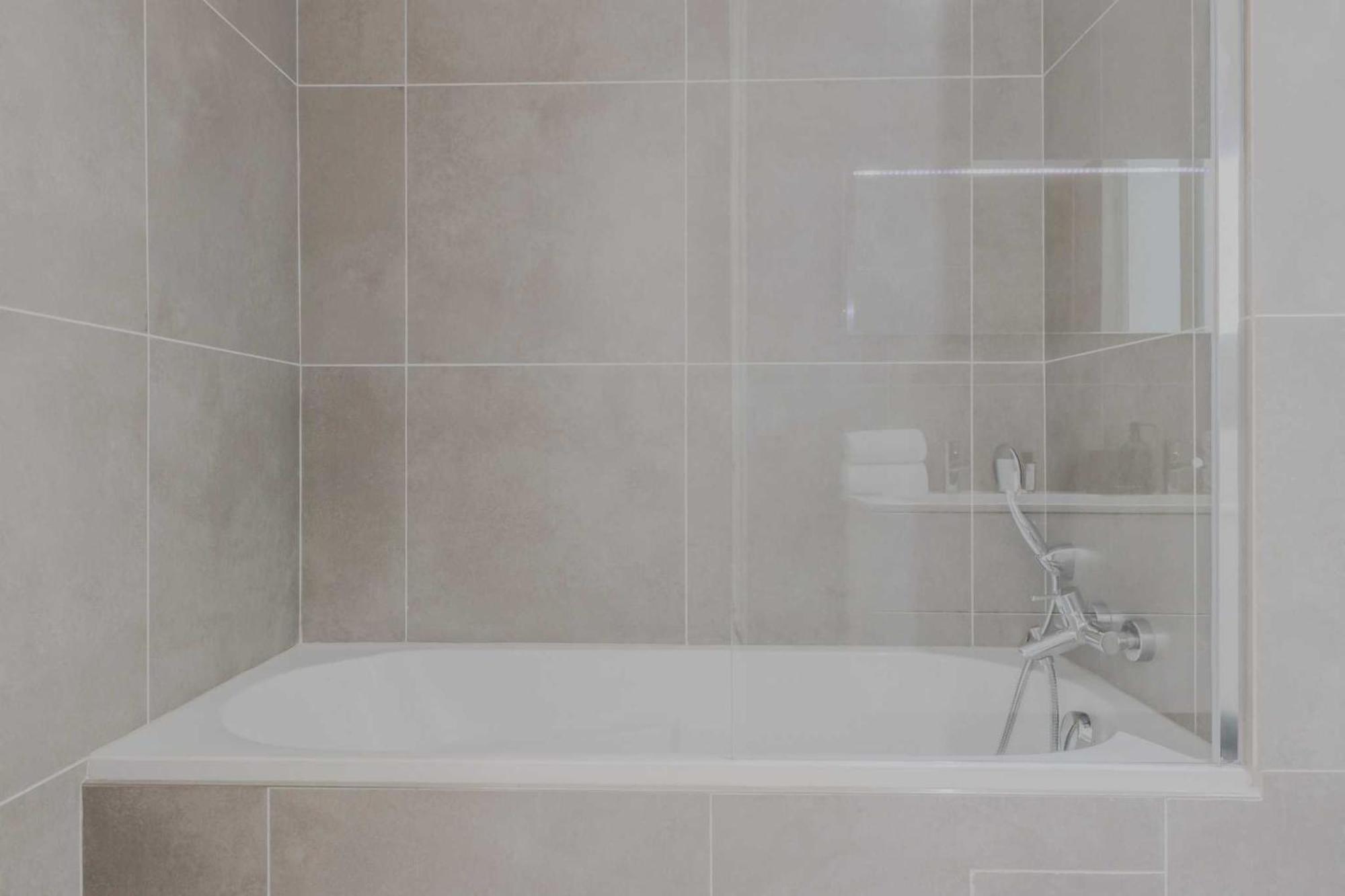 Spacious - 5br-12p - Trocadero Apartment *