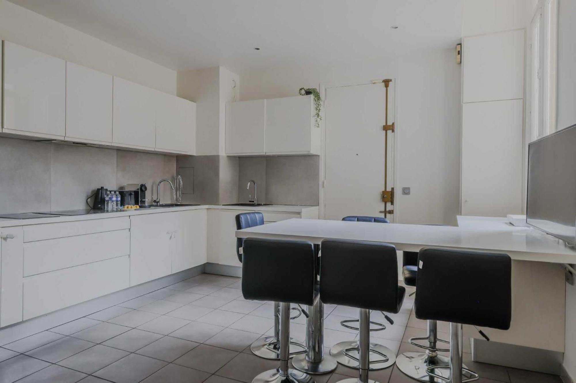 Apartment Spacious - 5br-12p - Trocadero