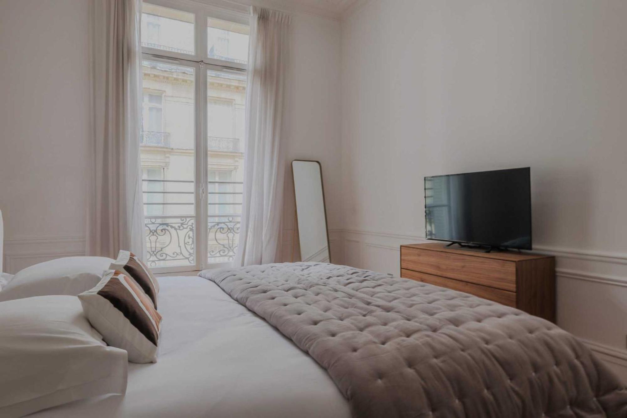 Spacious - 5br-12p - Trocadero Apartment *