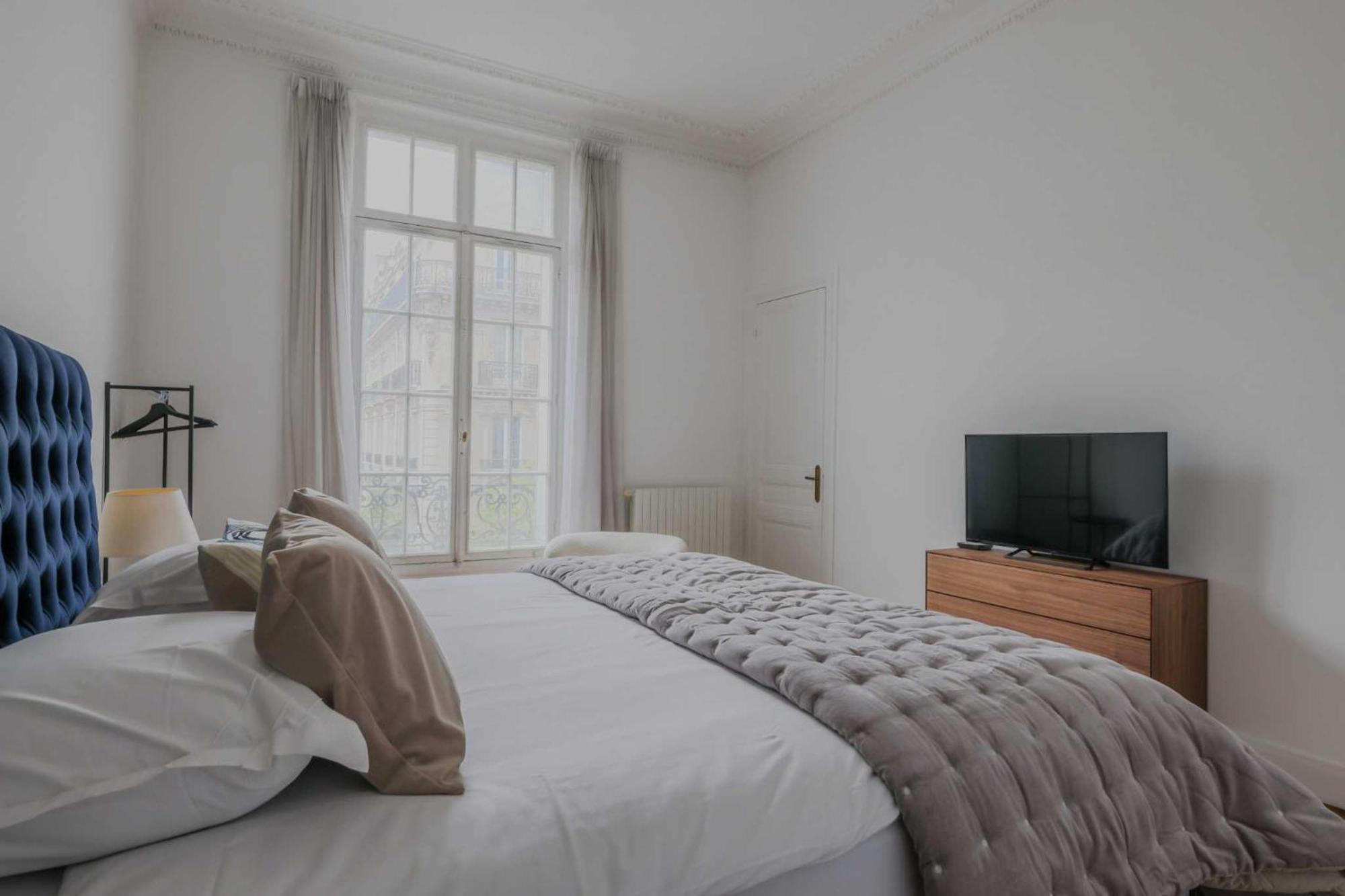 Spacious - 5br-12p - Trocadero *