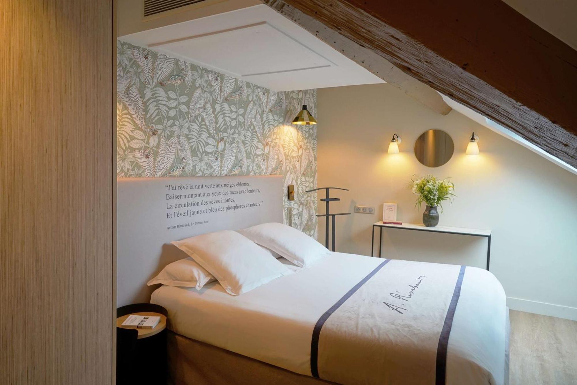 Hotel Litteraire Arthur Rimbaud, Bw Signature Collection