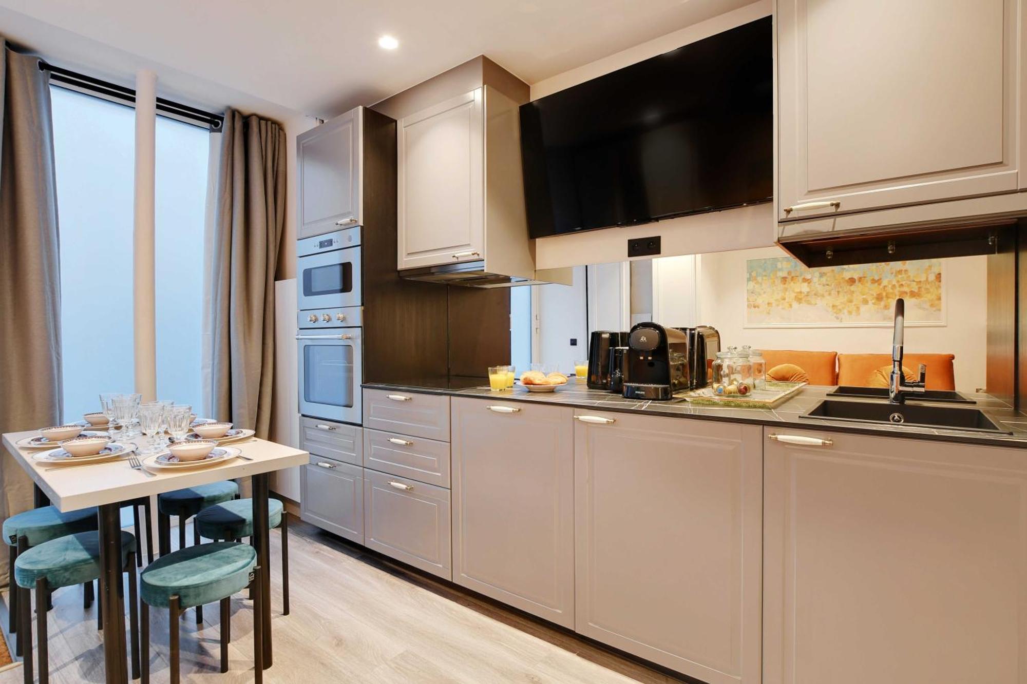 Modern - 2br-6p - Marais * Paris