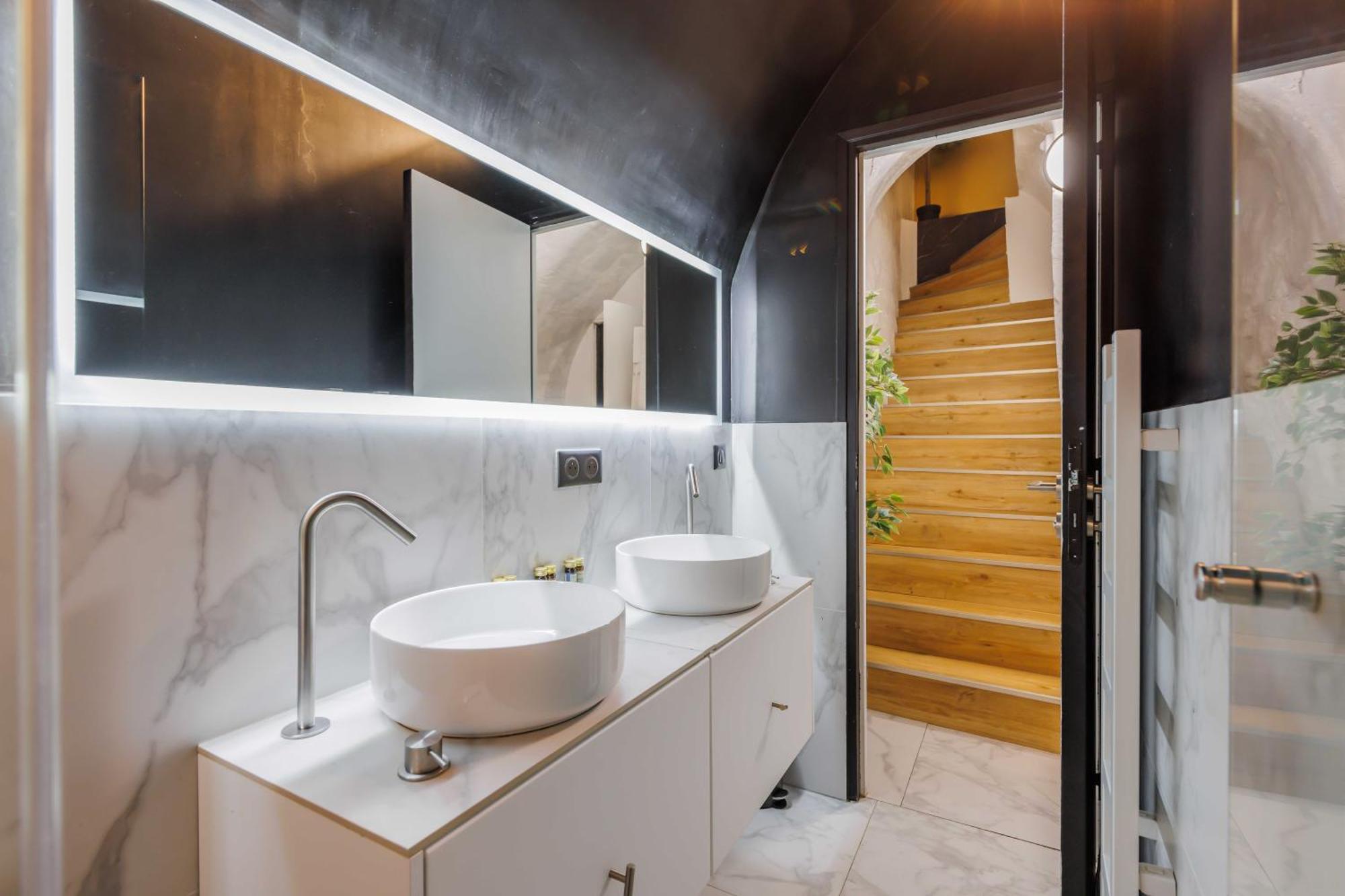 Charming Duplex Parisian T3 - Heart Of Saint-germain Apartment
