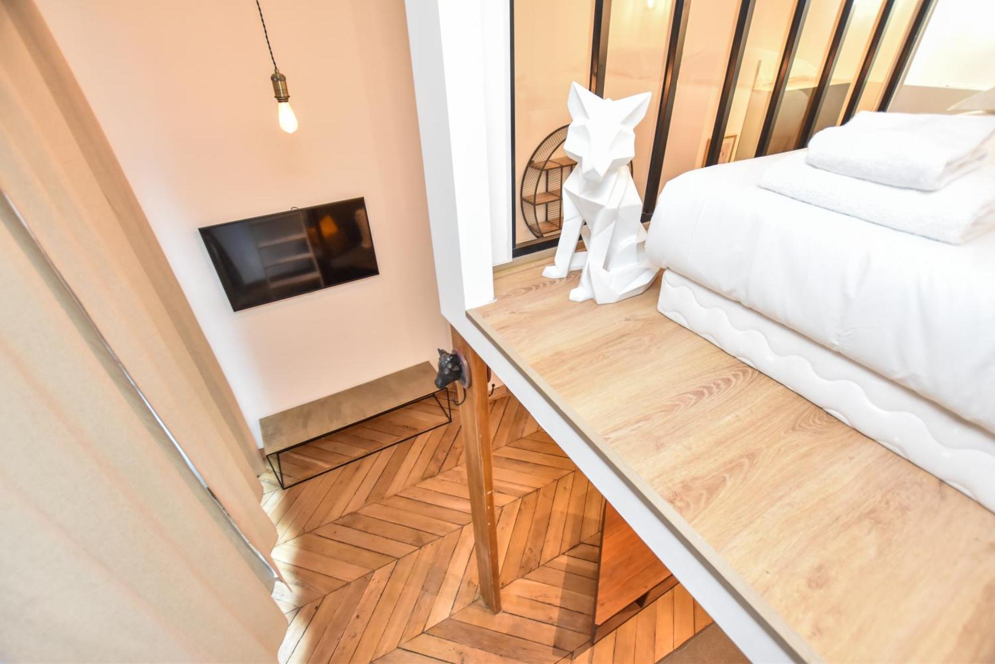 Apartment Cozy Nest Just Steps Away From The Lively Nation District *