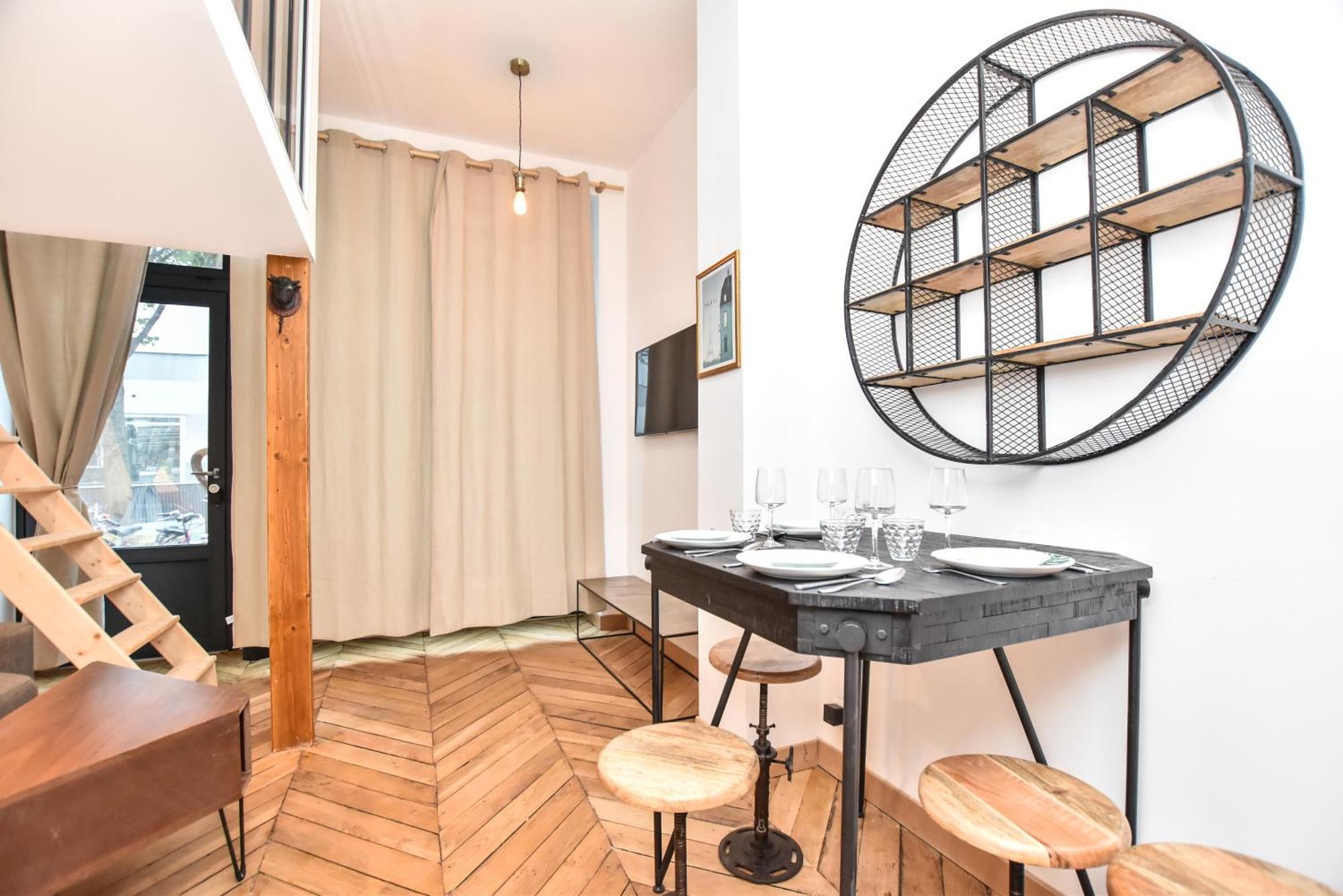 Cozy Nest Just Steps Away From The Lively Nation District Apartment