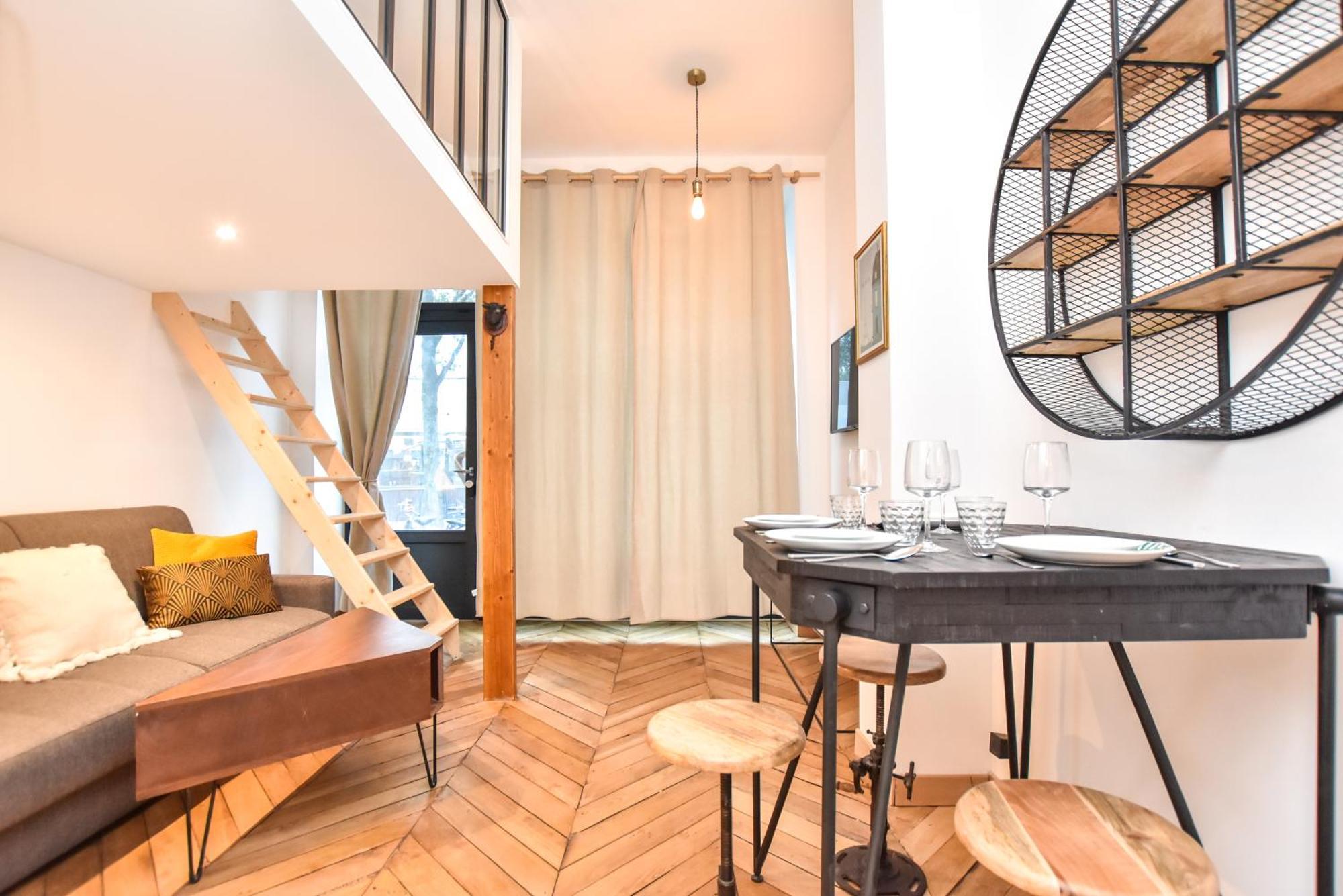 Apartment Cozy Nest Just Steps Away From The Lively Nation District