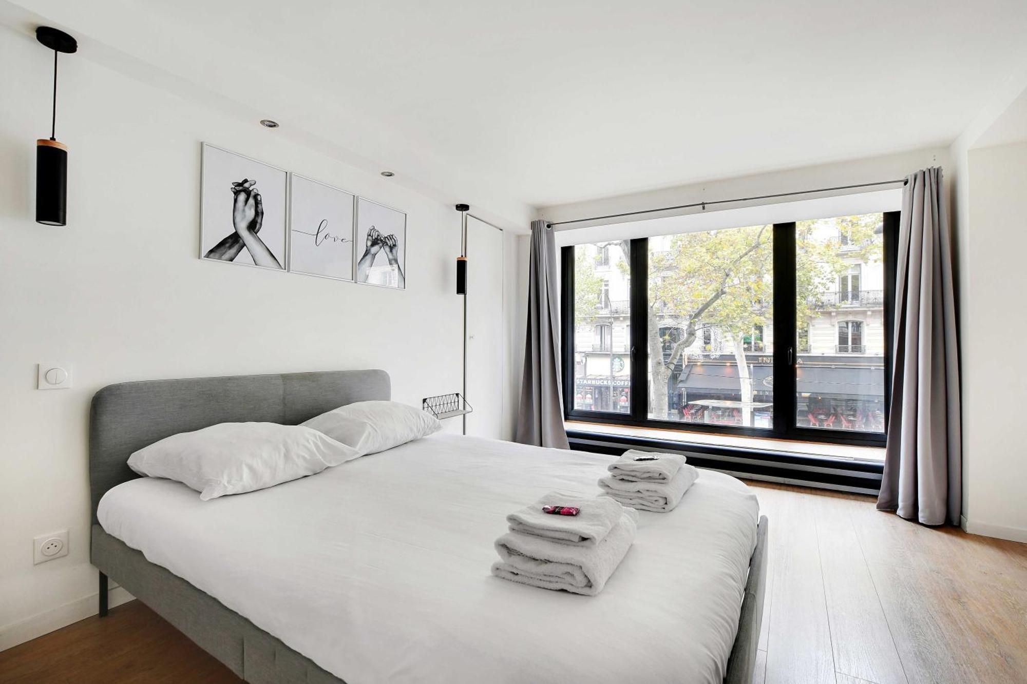 Apartment In The Heart Of Opera