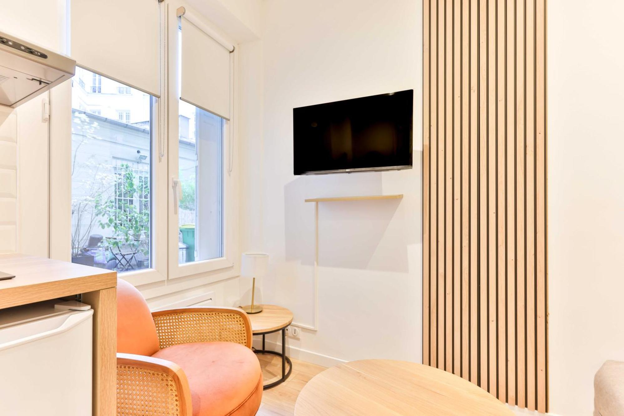 Cozy In The Heart Of The 9th Arrondissement Paris