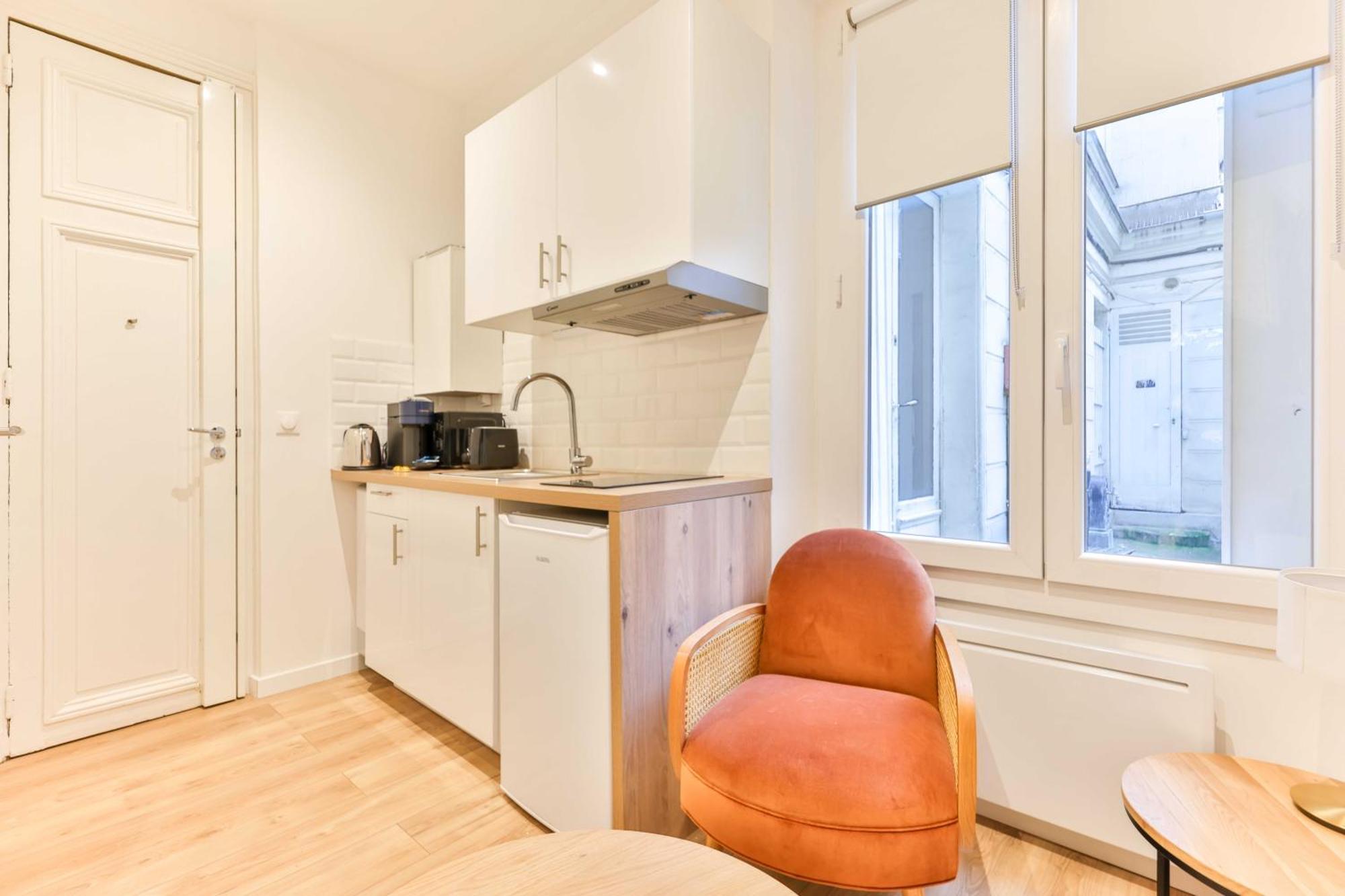 Cozy In The Heart Of The 9th Arrondissement Apartment