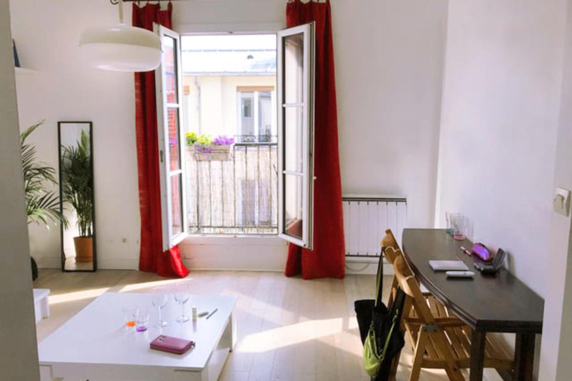 Apartment Warm Bright In 14th District Paris