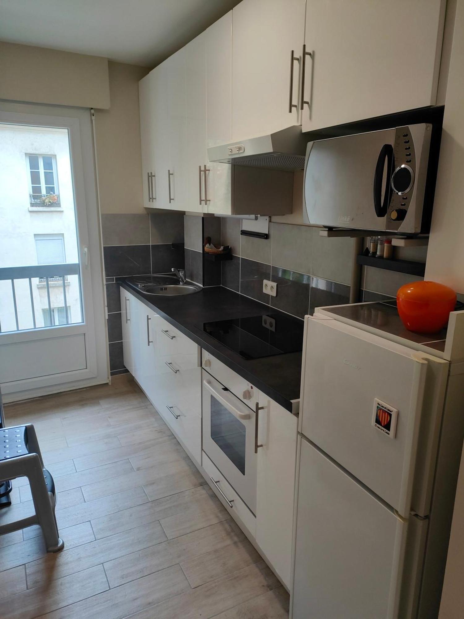 Appartement Location D'appartements 47 M *