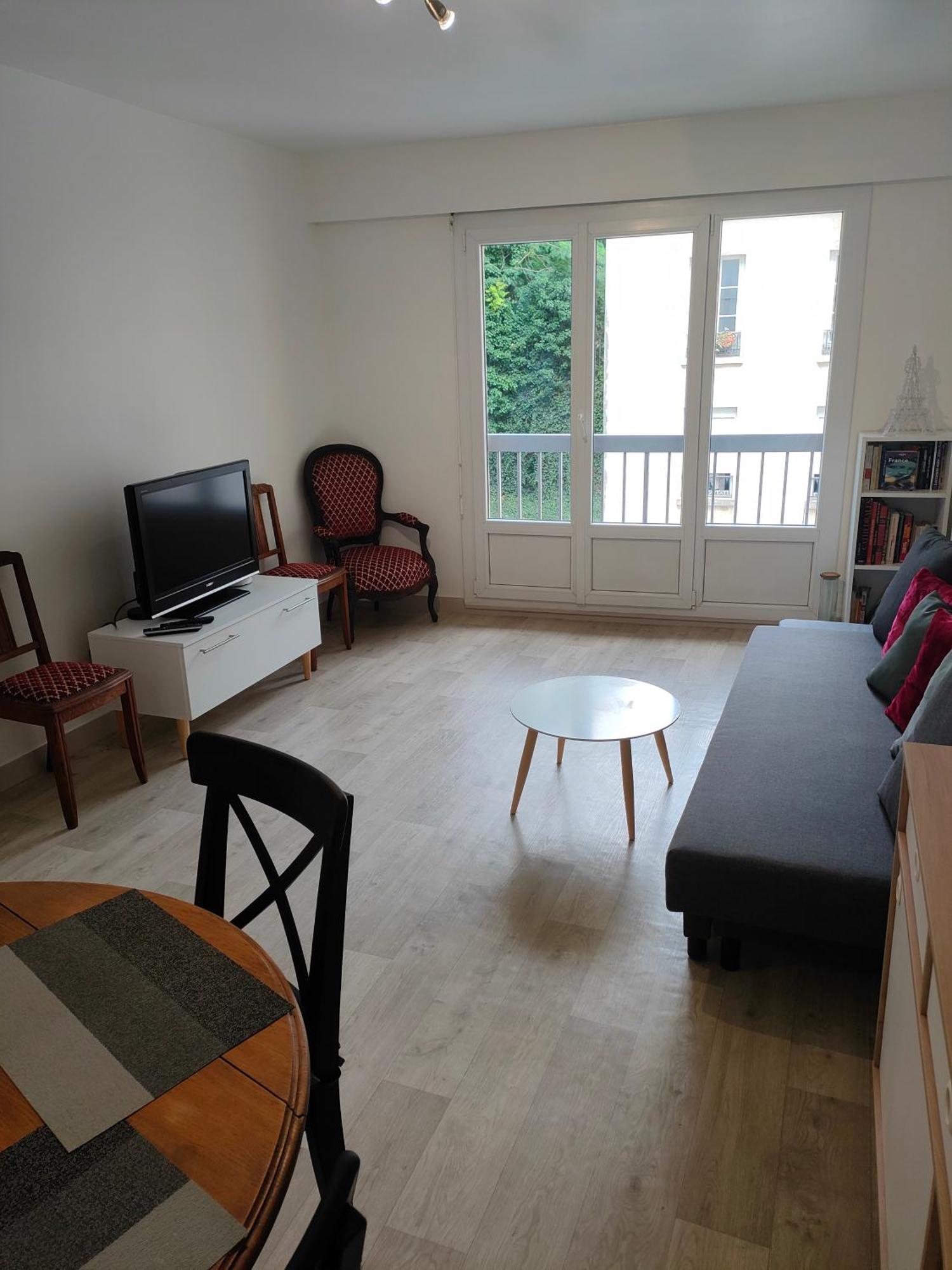 Appartement Location D'appartements 47 M *