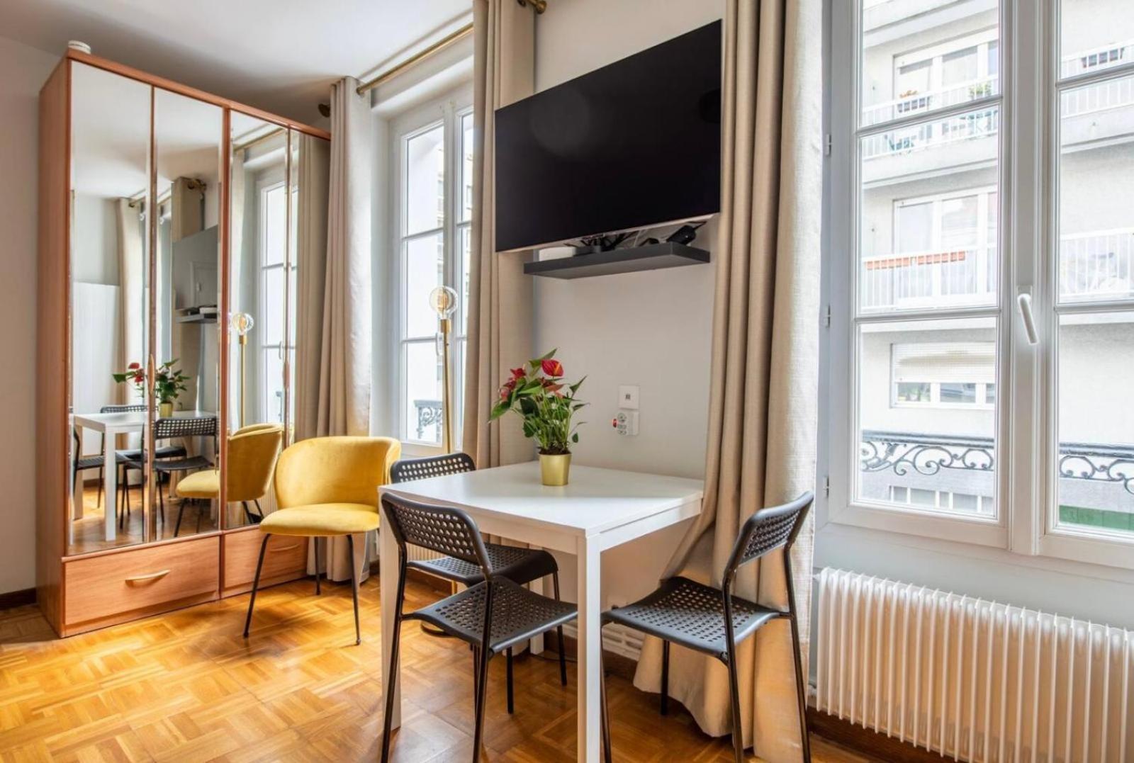Apartment Joli A Cote De La Tour Eiffel, Javel Et De Expo
