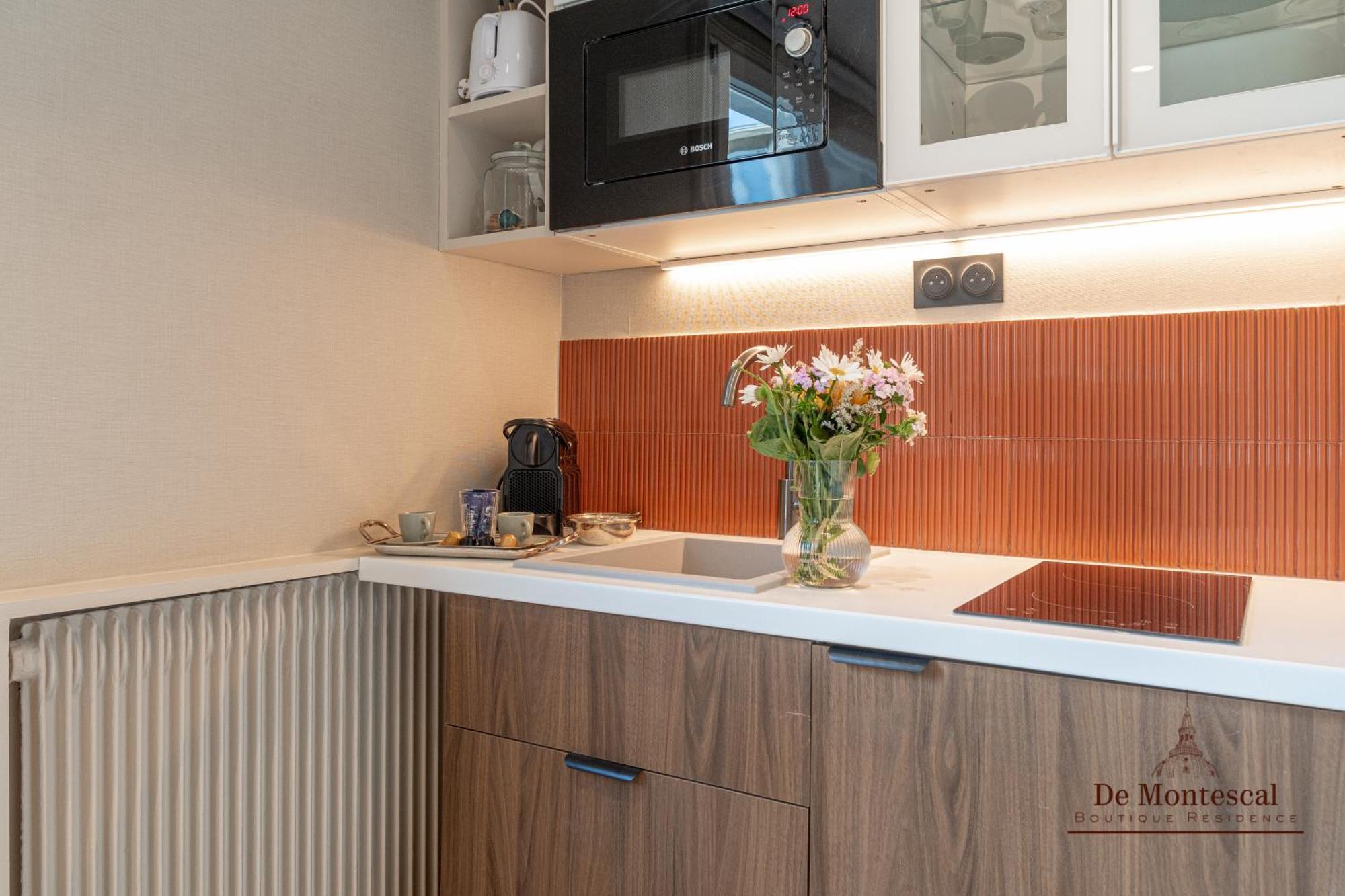 De Montescal- Montparnasse With Ac 11 To 14m2 In A Prime Location Appartement