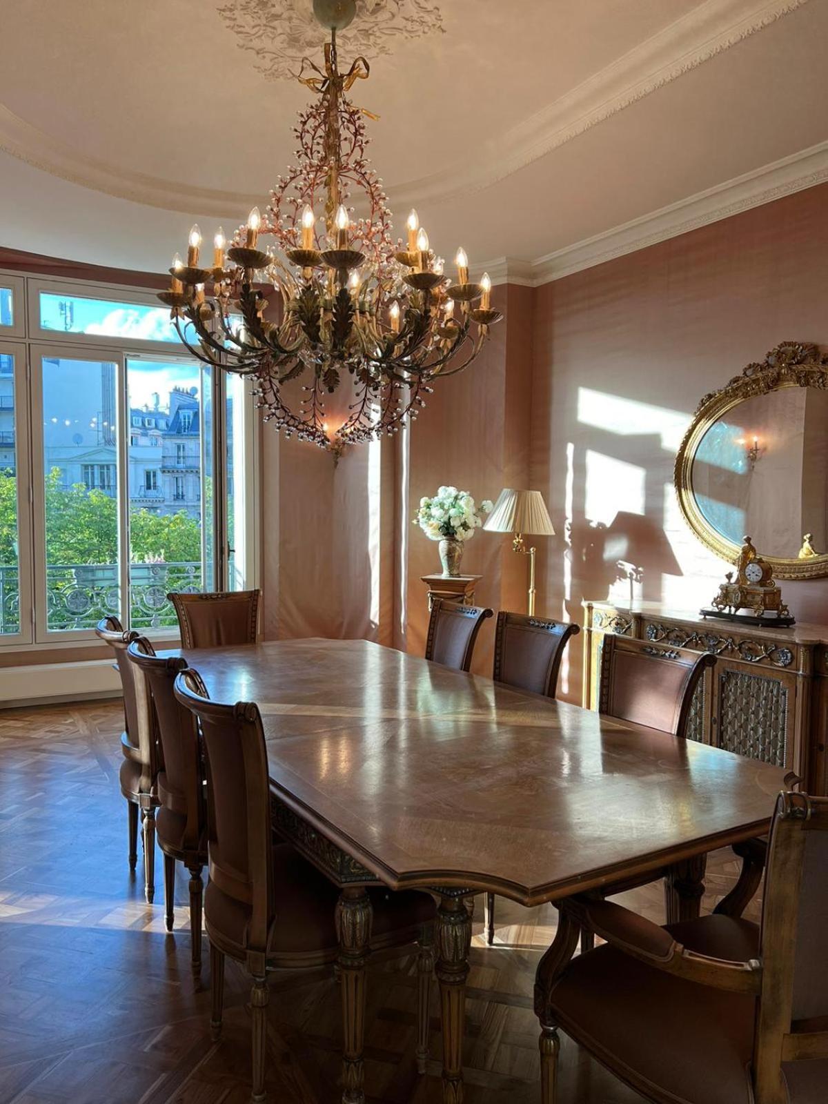 4 Bedroom Prestigious Baroque Near Trocadero
