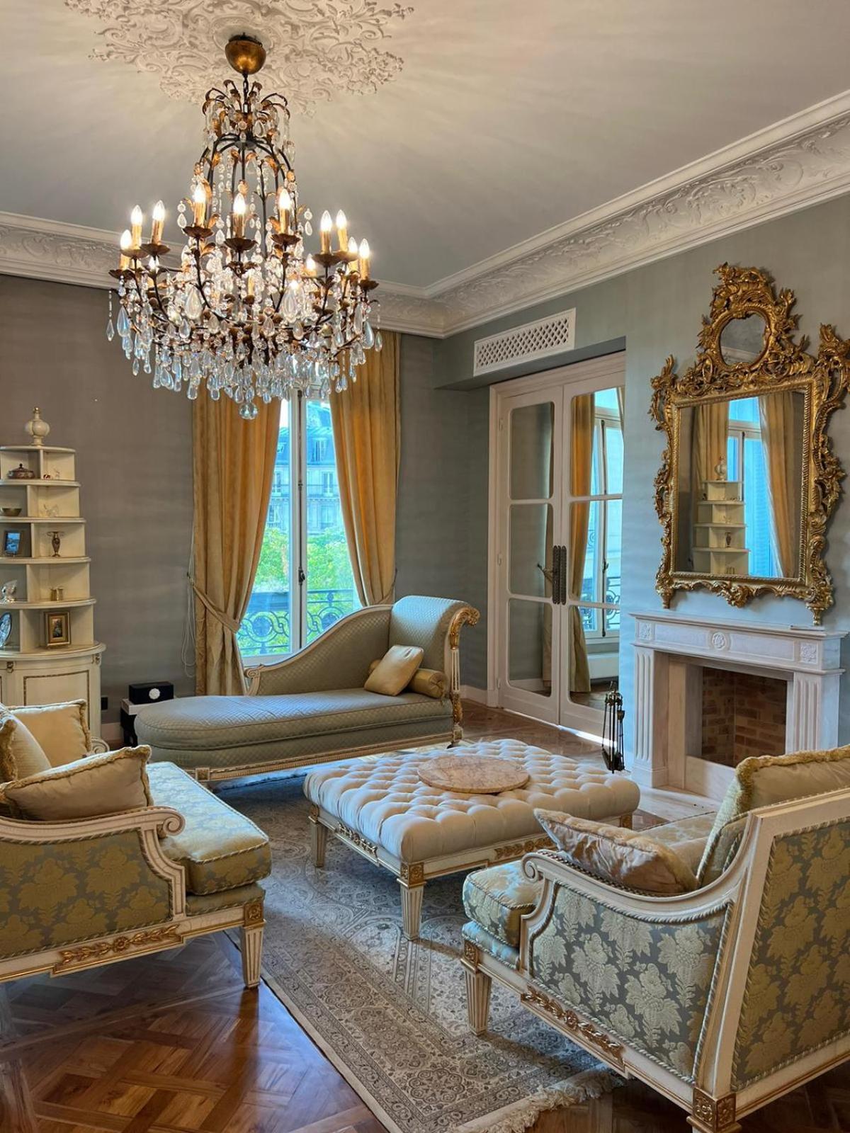 4 Bedroom Prestigious Baroque Near Trocadero Apartment Paris
